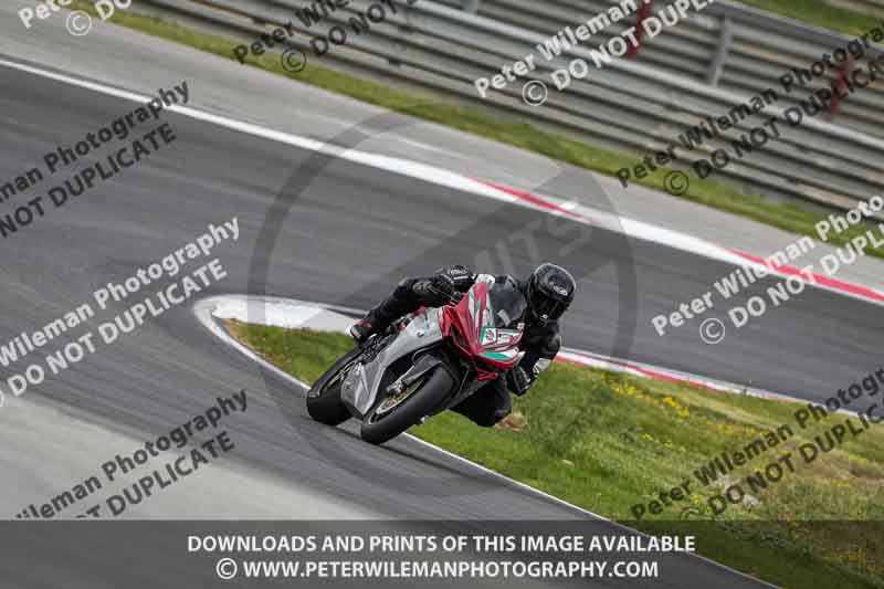 cadwell no limits trackday;cadwell park;cadwell park photographs;cadwell trackday photographs;enduro digital images;event digital images;eventdigitalimages;navarra;no limits trackdays;peter wileman photography;racing digital images;trackday digital images;trackday photos